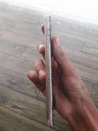 Samsung Mobile J6