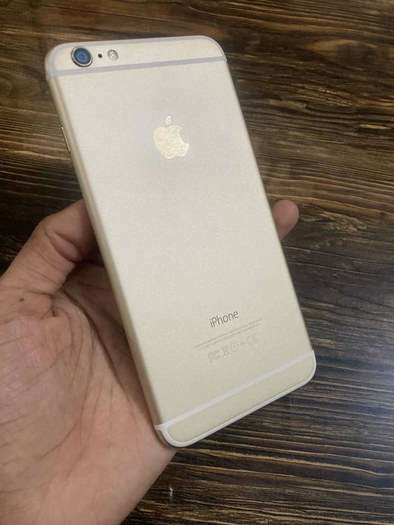 Apple iPhone 6 Plus 1