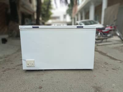 Caravell Deep Freezer singel door (0336/7070/370) outclass cooling