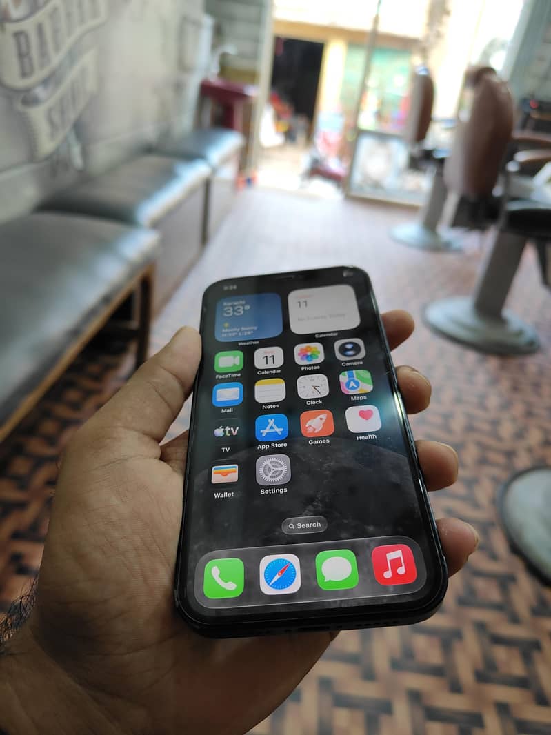 Apple iPhone 12 1