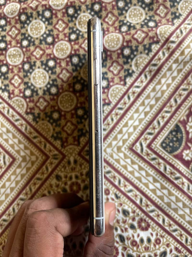 Apple iPhone X 5