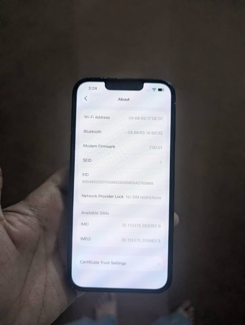 Apple iPhone 13 8