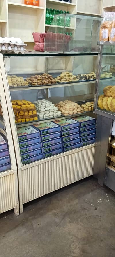 SHOWCASE FOR BAKERY