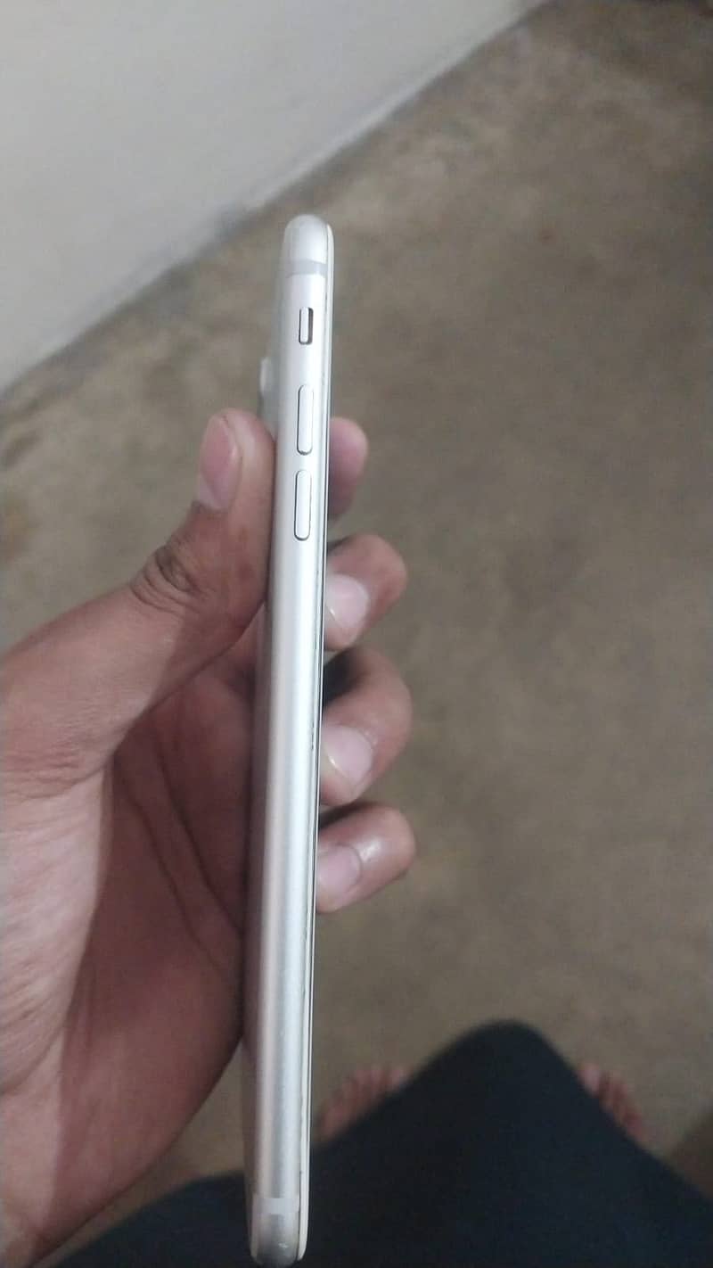 Apple iPhone 7 Plus 0