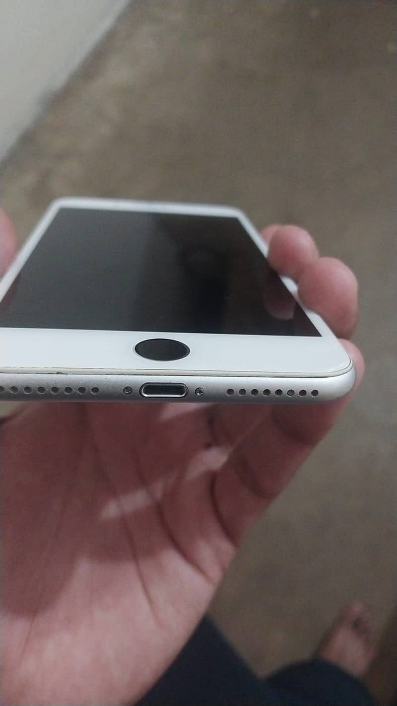 Apple iPhone 7 Plus 1