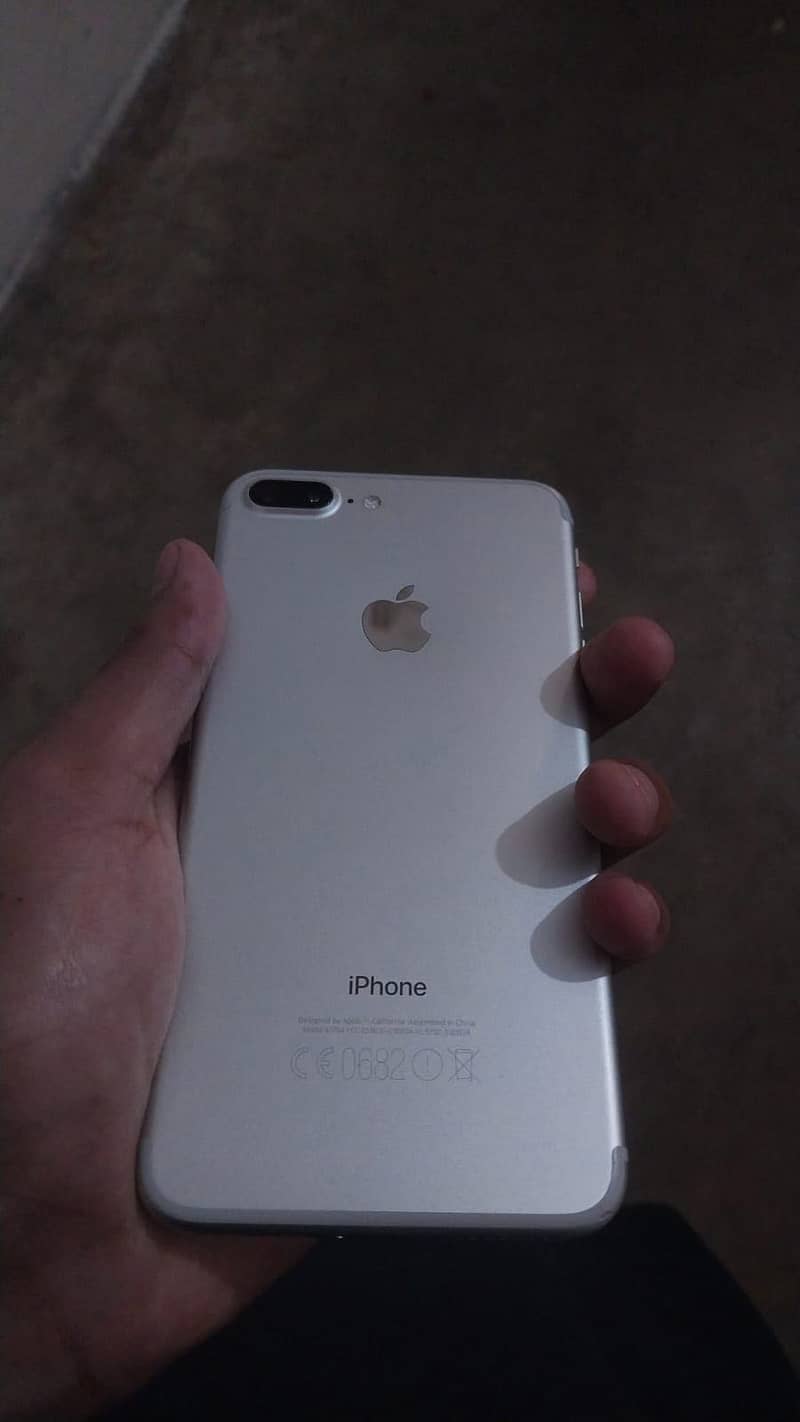Apple iPhone 7 Plus 3
