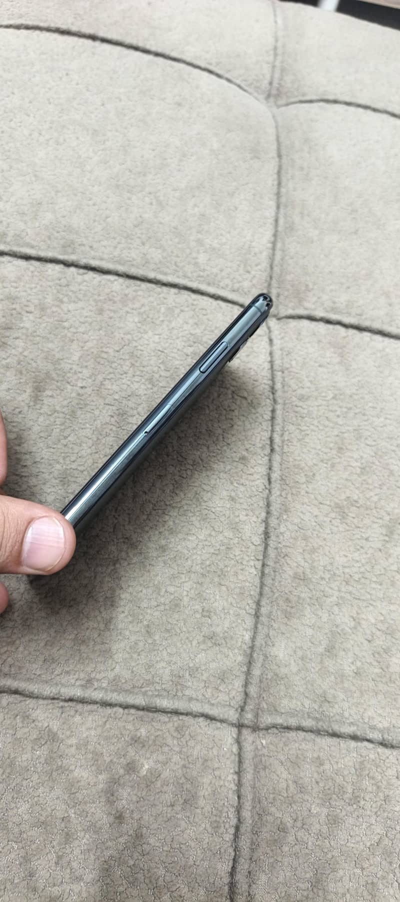 Apple iPhone 11 Pro Max 3