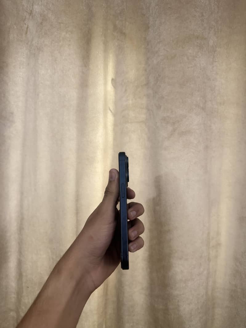Apple iPhone 15 Pro 1