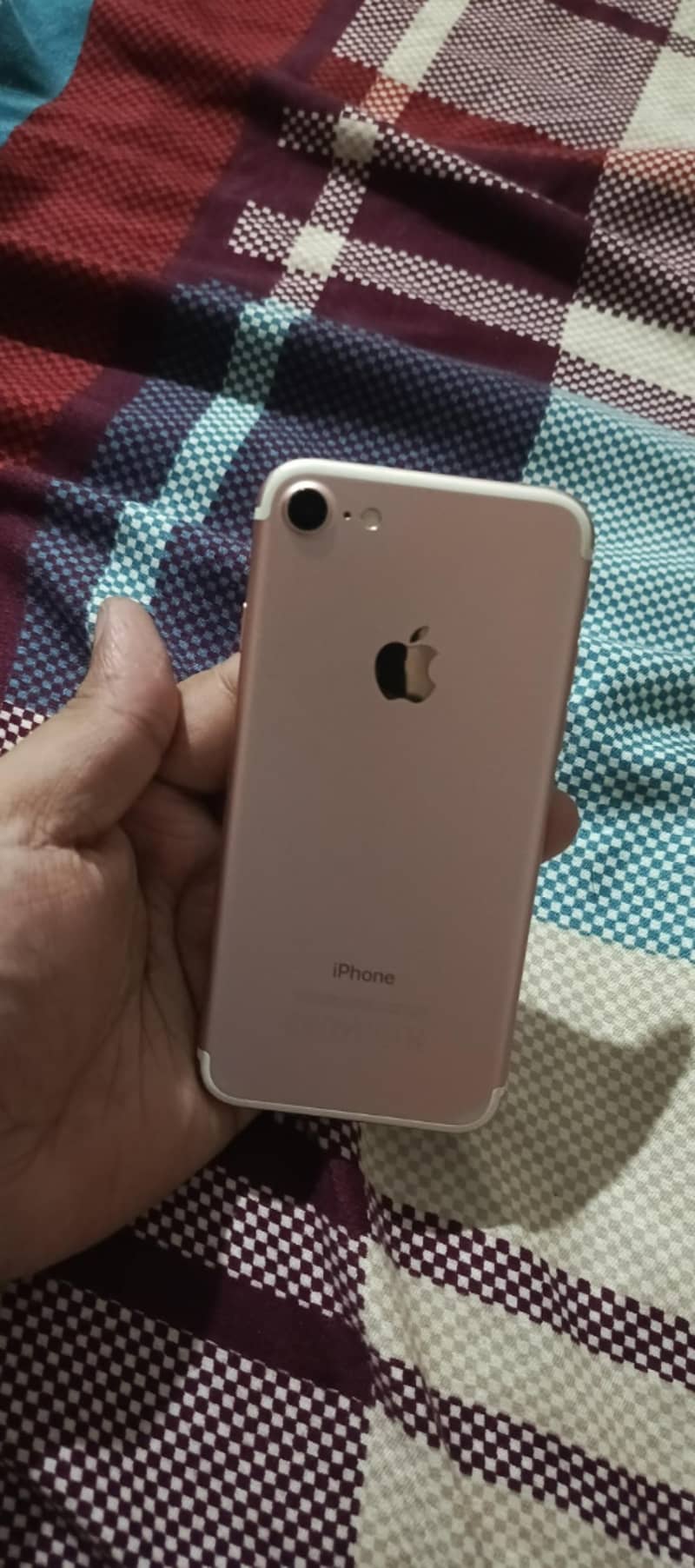 Apple iPhone 7 0