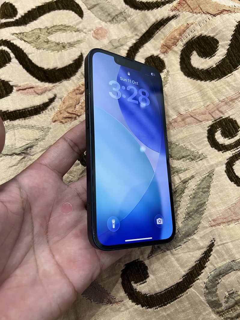 Apple iPhone 13 3
