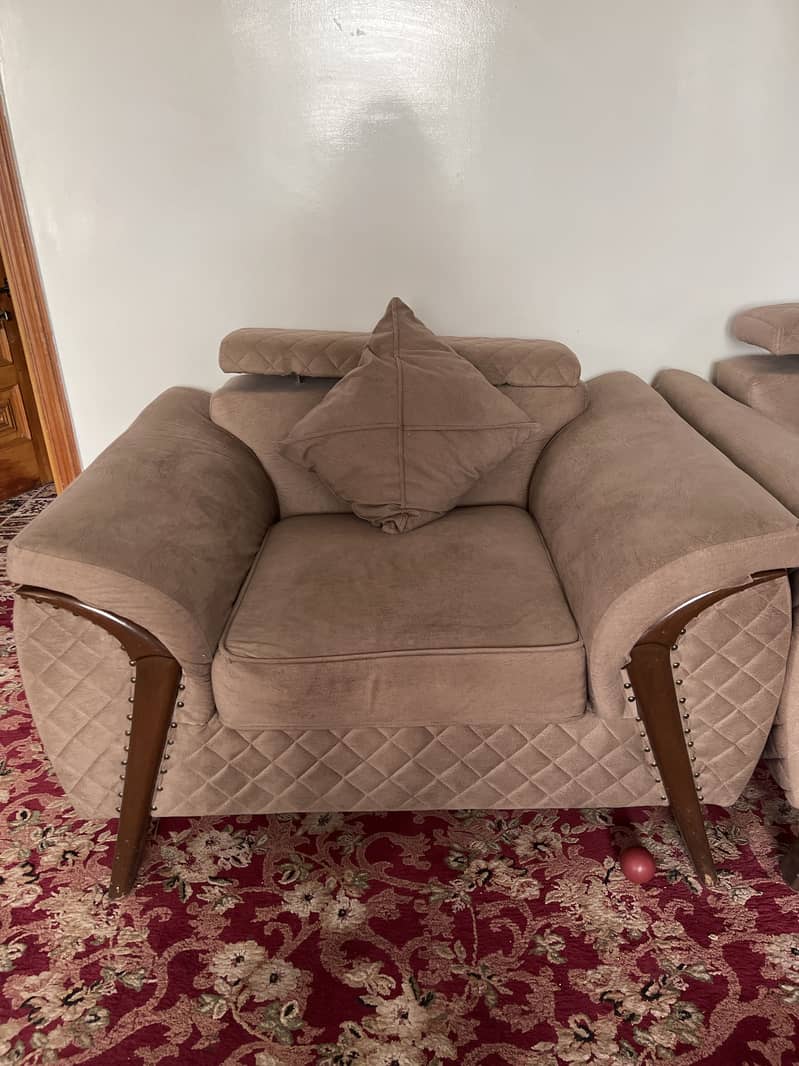 7 seater sofa set. 1