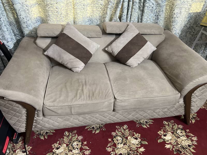 7 seater sofa set. 3