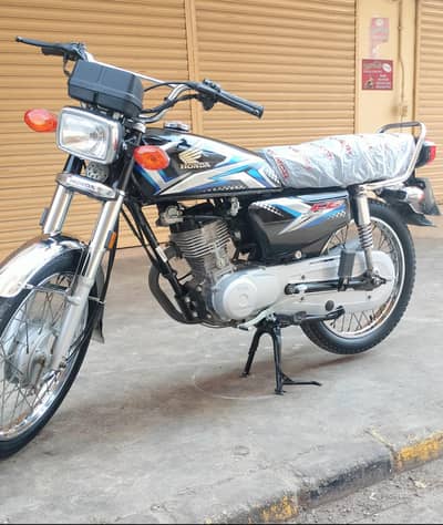 Honda CG-125. . . {2025} Karachi Number. . . . . 0303/0255582