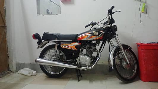 Honda CG 125 black 22 model