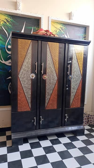 3 door wardrobe/Almari