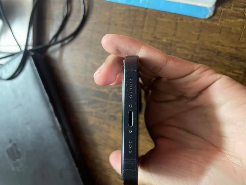 Apple iPhone 13 5