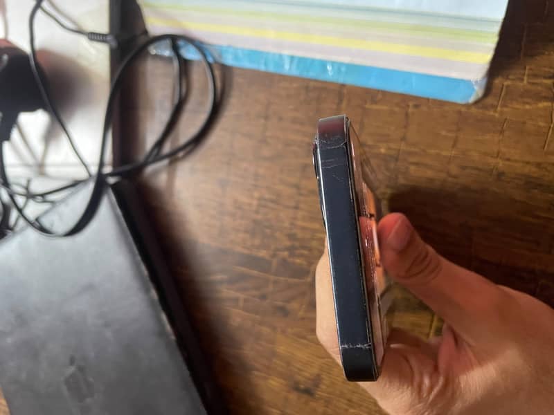 Apple iPhone 13 7