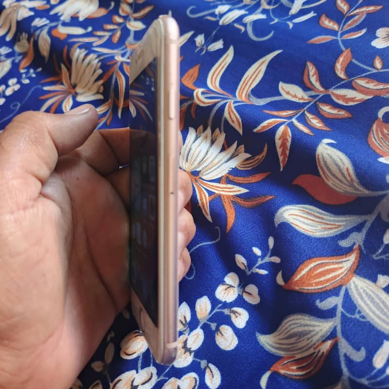 Apple iPhone 8 11