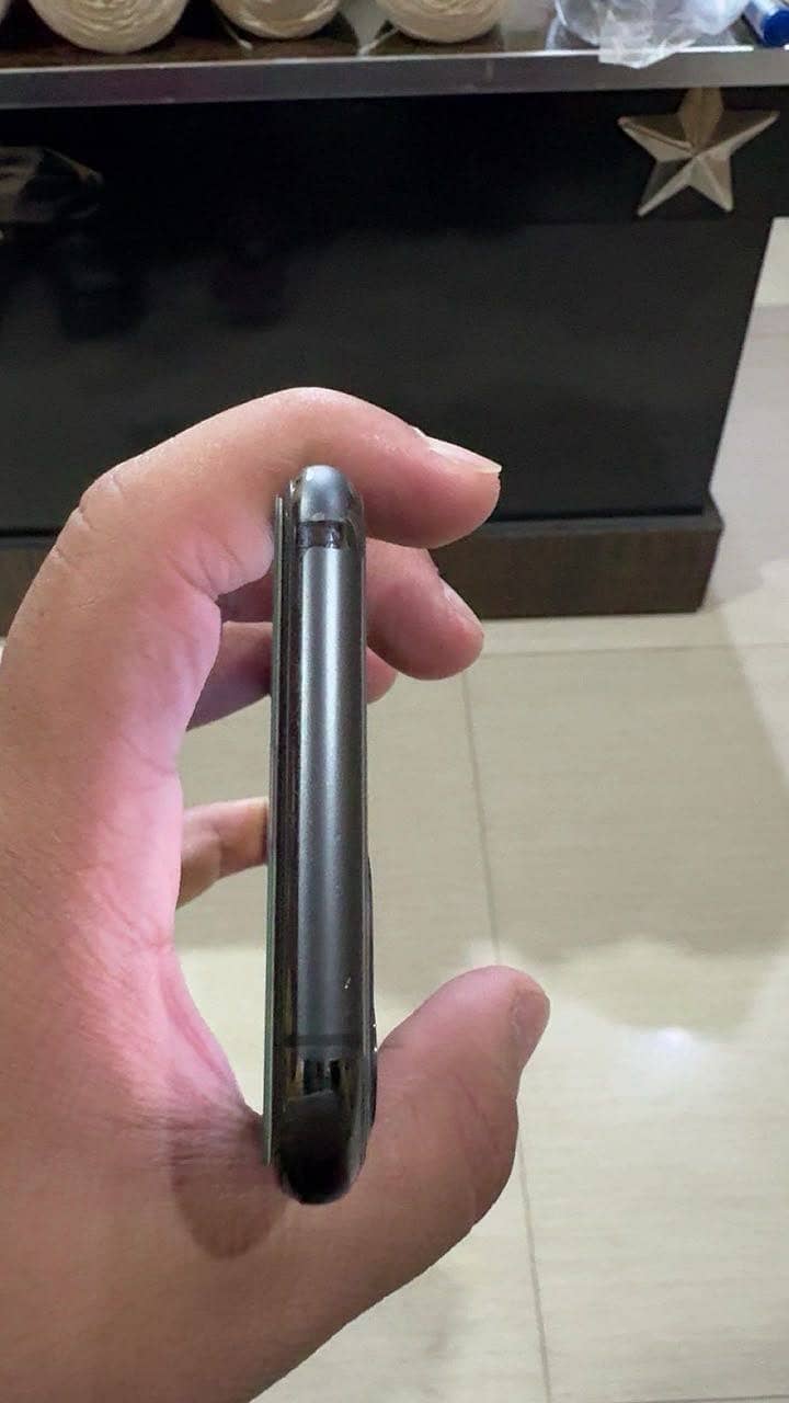 Apple iPhone 11 Pro 3