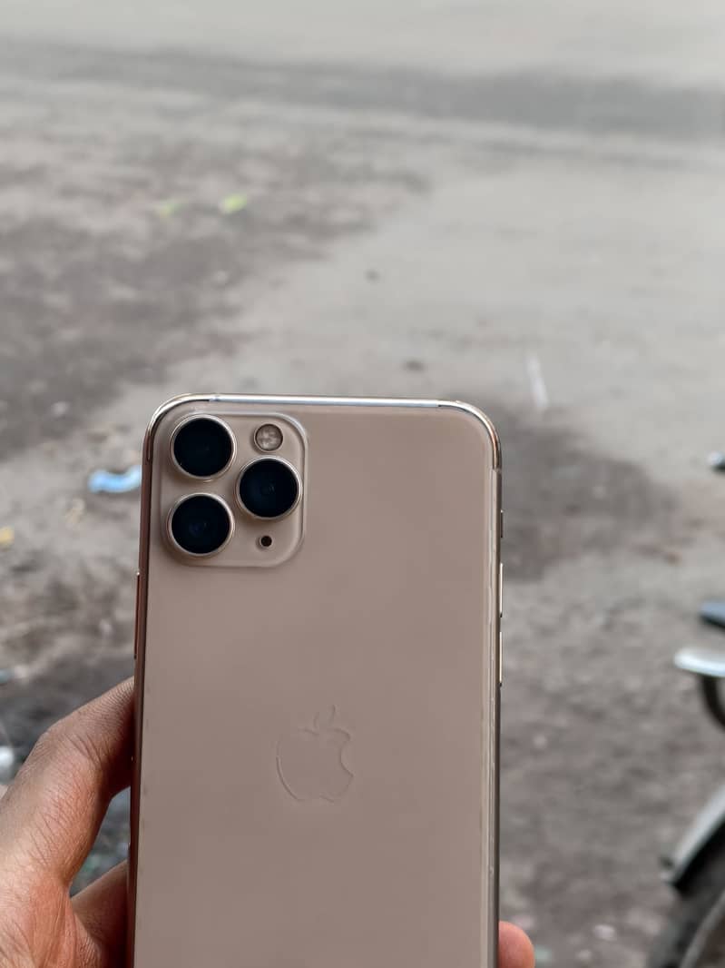 Apple iPhone 11 Pro 1