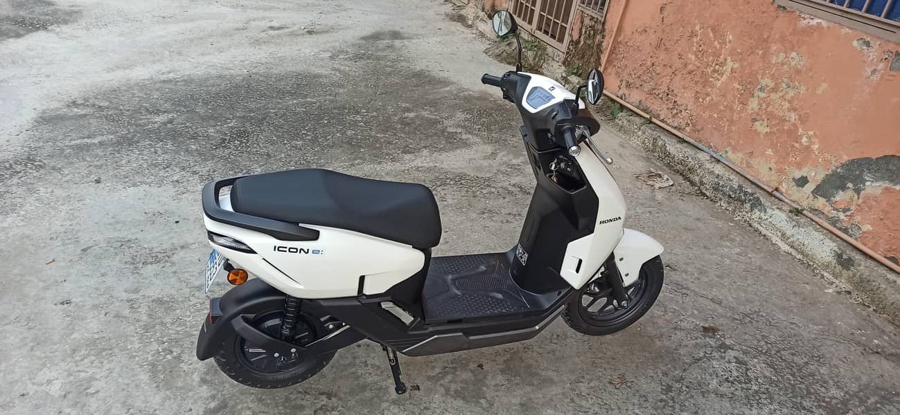 Honda ICON e 9