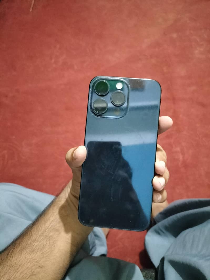Apple iPhone 15 Pro Max 1