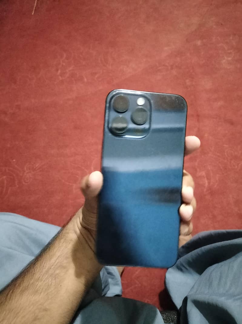Apple iPhone 15 Pro Max 2