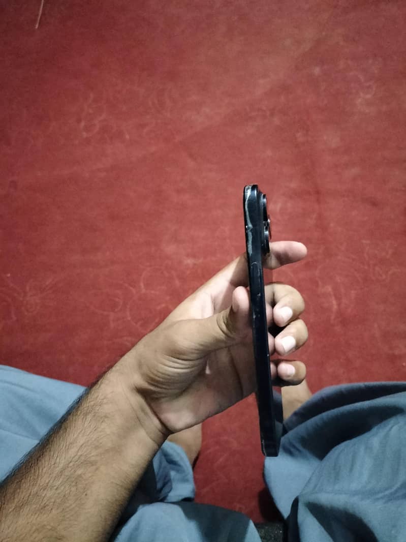 Apple iPhone 15 Pro Max 4