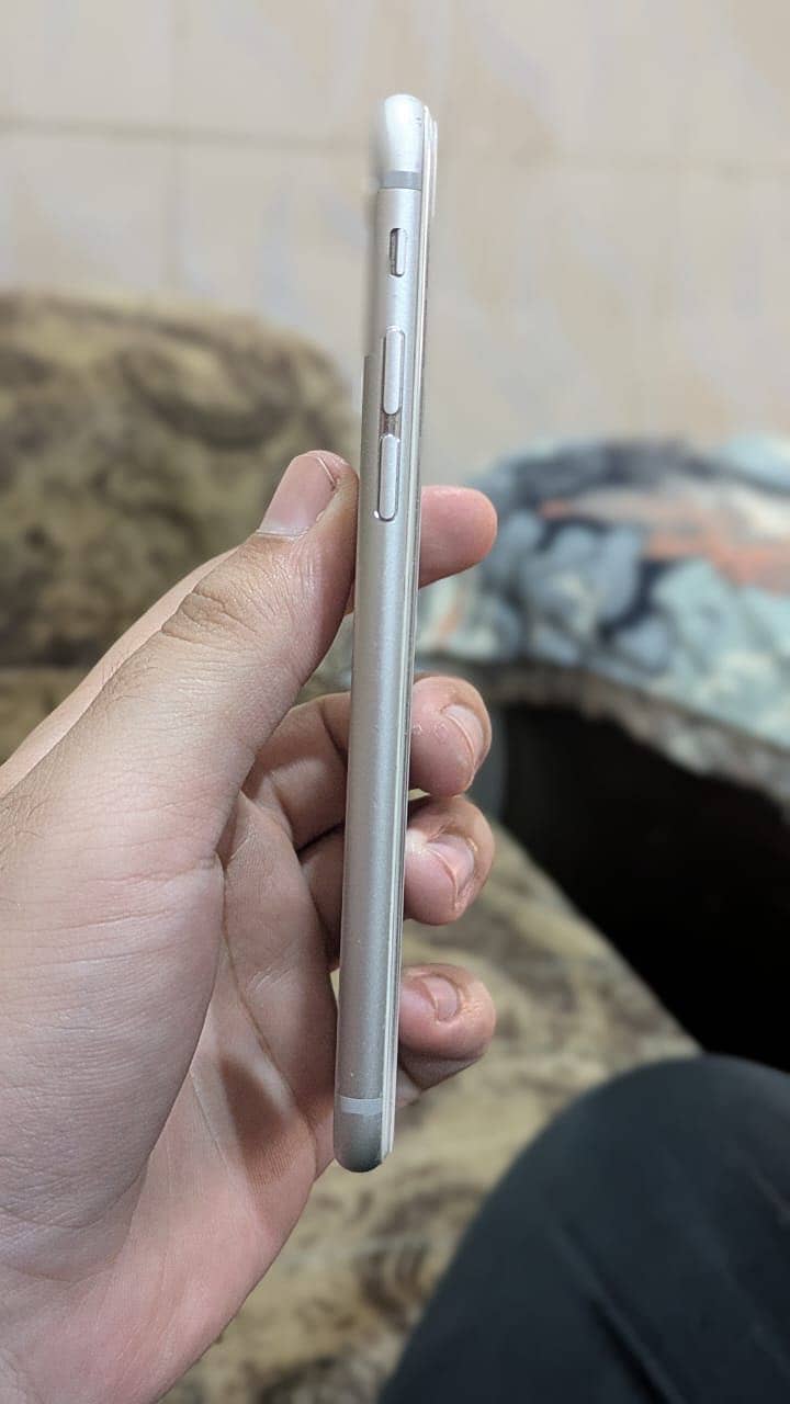 Apple iPhone 6S 1
