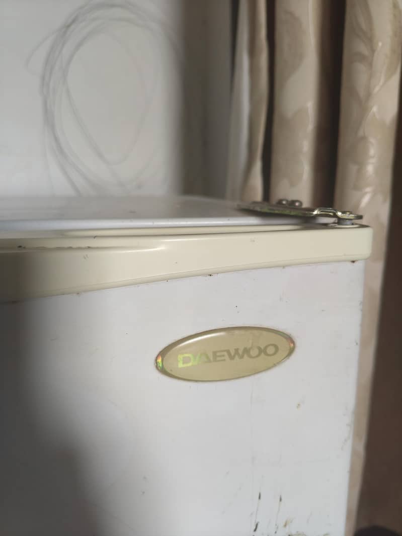 Daewoo Mini Fridge 3