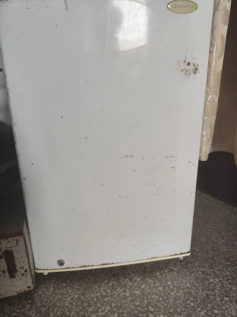 Daewoo Mini Fridge 4