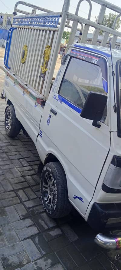 Suzuki Ravi 2012