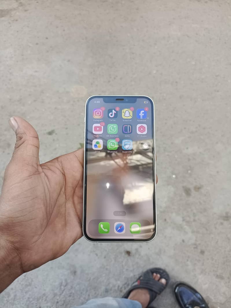 Apple iPhone 12 5