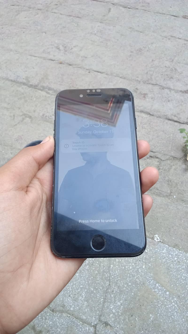 Apple iPhone 7 1