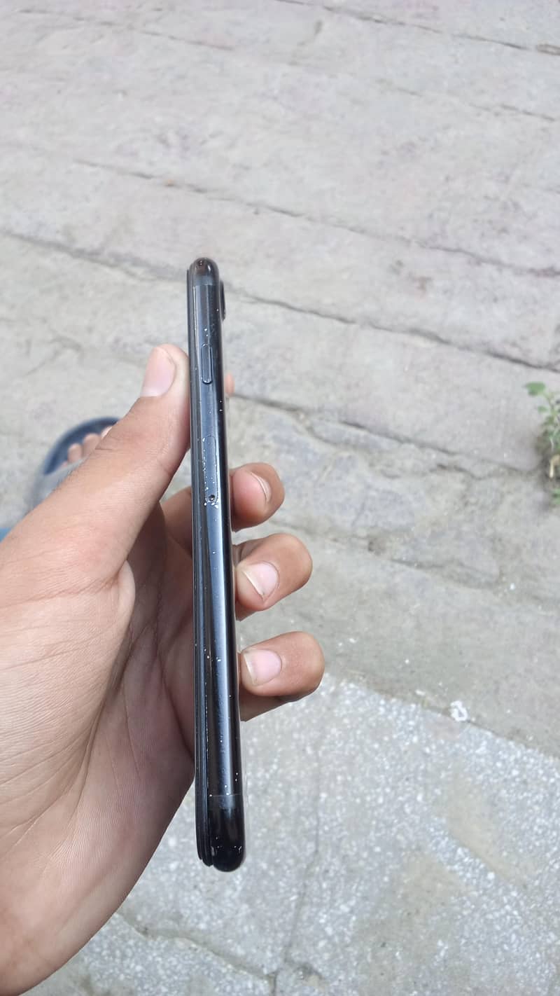 Apple iPhone 7 2