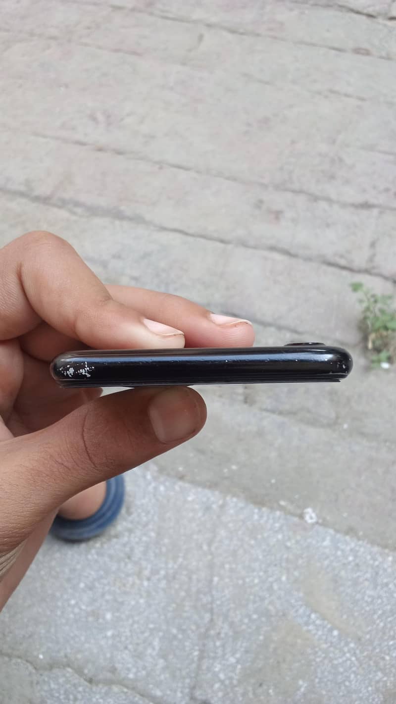 Apple iPhone 7 3