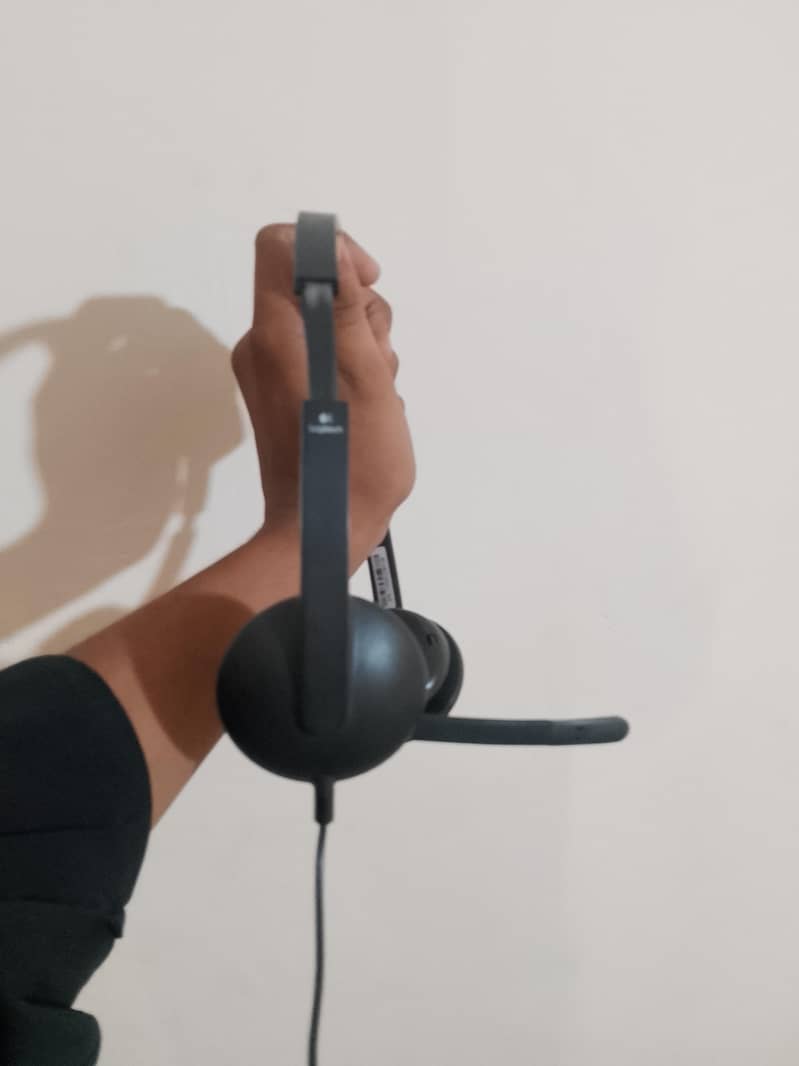 logitech compeney 2