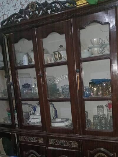 Wooden Bed, Dressing Table aur Bartan Wali Almari for Sale