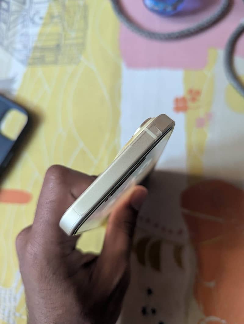 Iphone 15 4