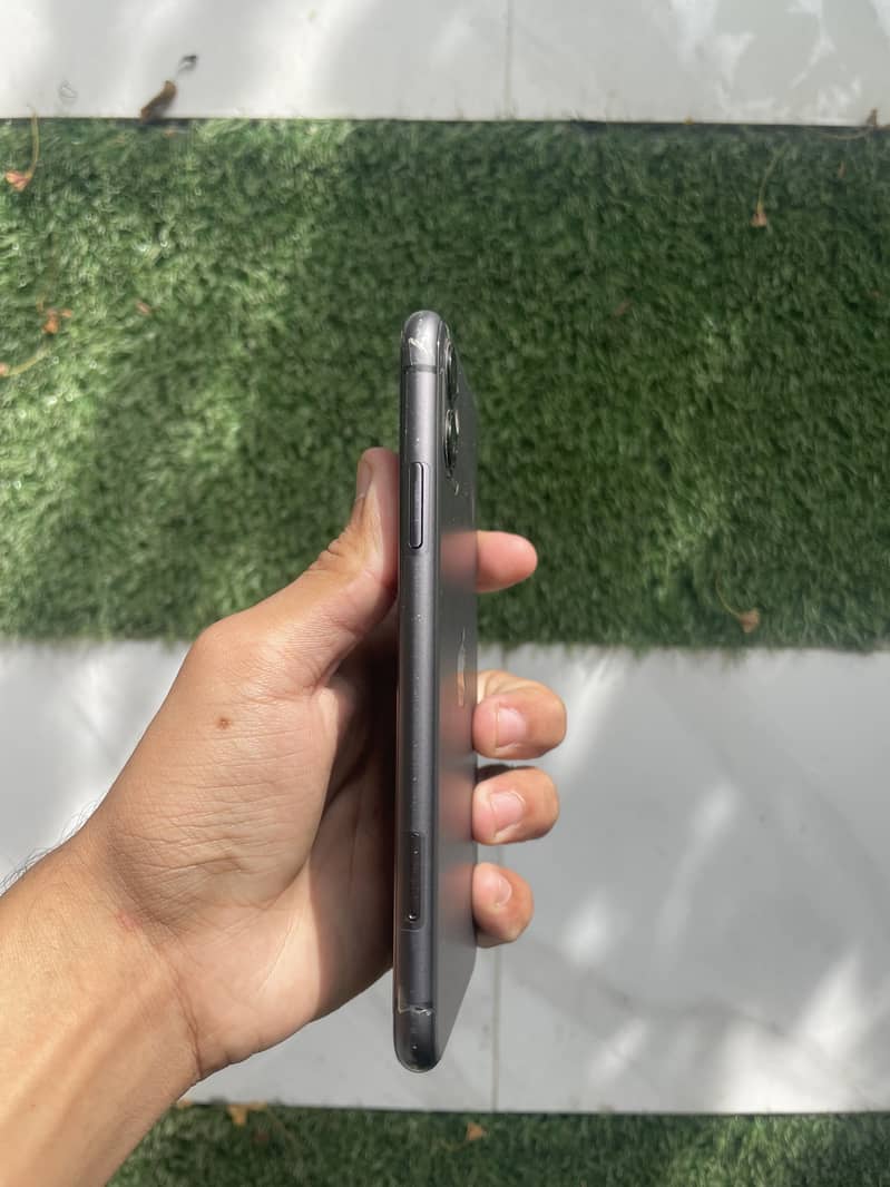 Apple iPhone 11 5