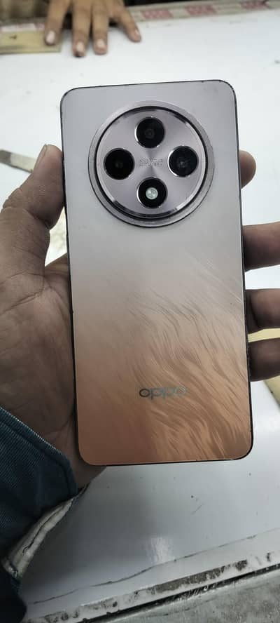 OPPO Reno12 F
