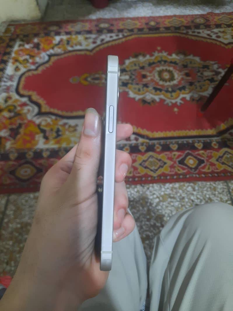 Apple iPhone 12 1