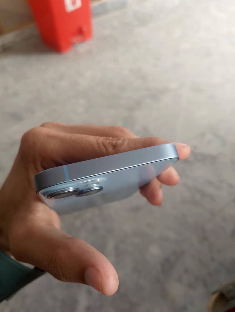 Apple iPhone 14 3
