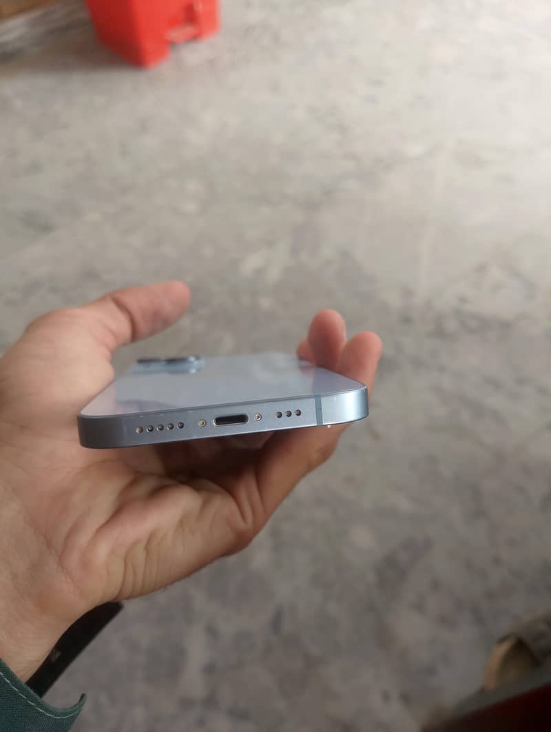 Apple iPhone 14 4