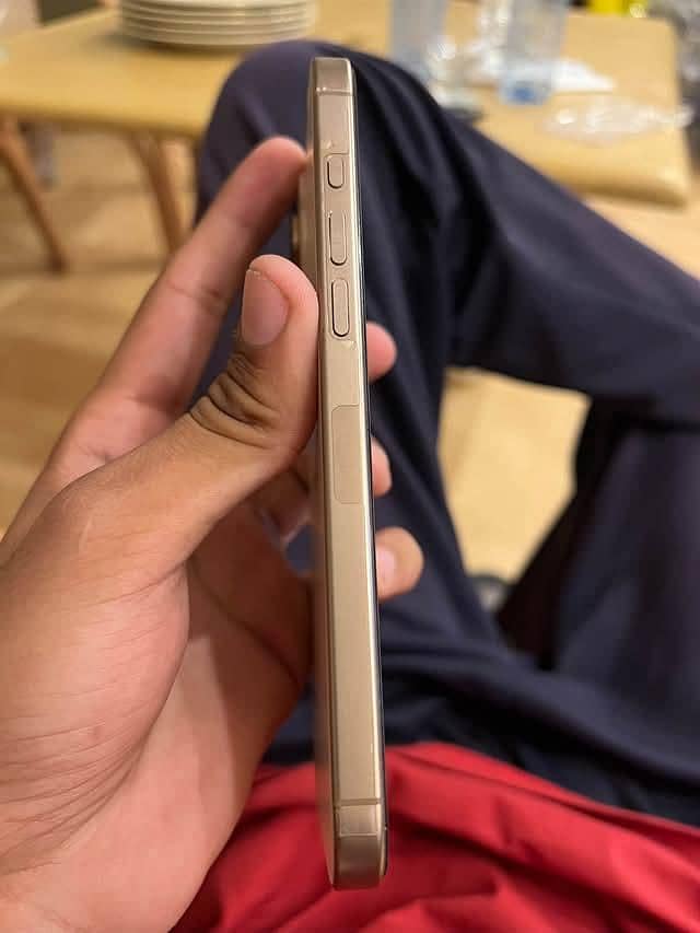 Apple iPhone 16 Pro Max 5