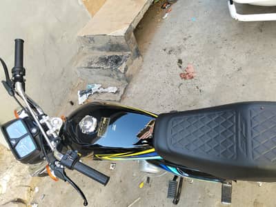 Honda cg 125 Lush condition 1st hand use only 4000 km driven