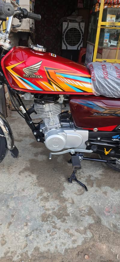 Honda 125 25/26 brand new condition 0339%6464638open latter