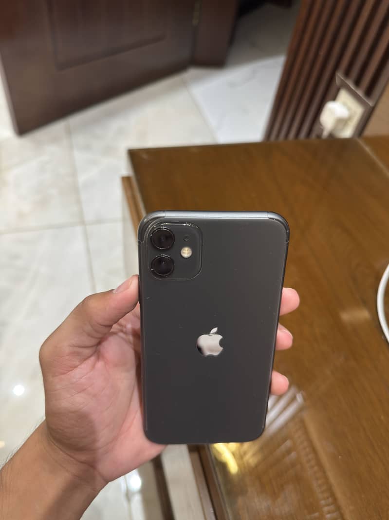 Apple iPhone 11 3