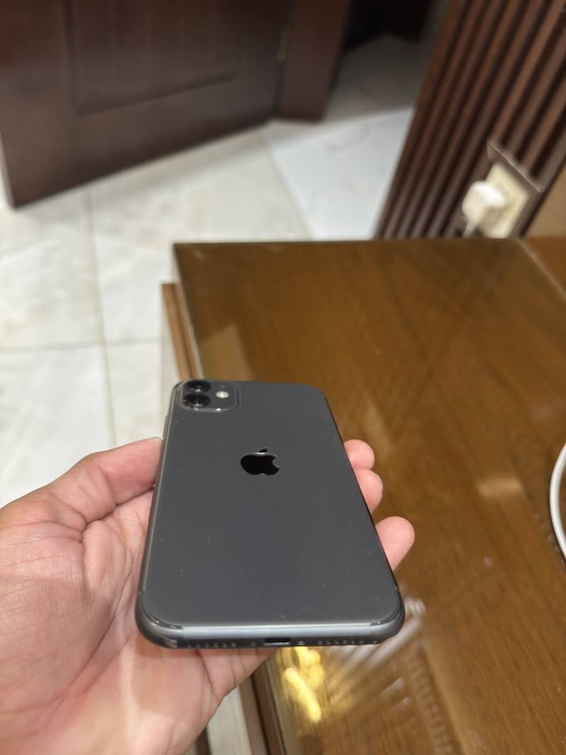 Apple iPhone 11 4