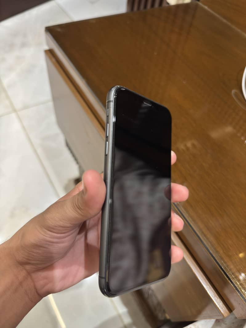 Apple iPhone 11 6